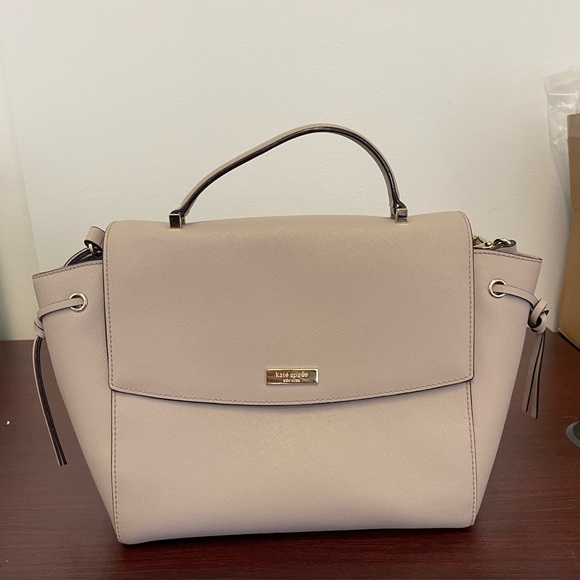 kate spade Handbags - Beige Kate Spade Purse